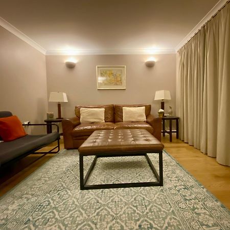 Modern Town House In Cotswolds - 3 Double Bedrooms Witney Eksteriør bilde