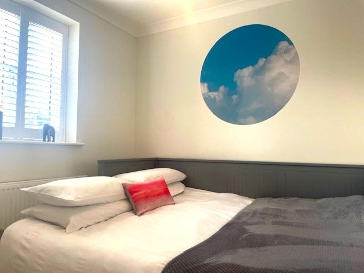 Modern Town House In Cotswolds - 3 Double Bedrooms Witney Eksteriør bilde