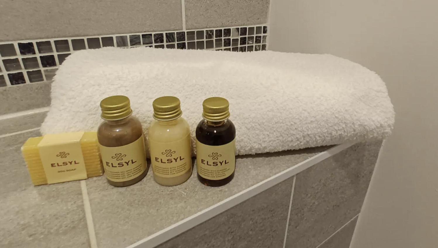 Modern Town House In Cotswolds - 3 Double Bedrooms Witney Eksteriør bilde
